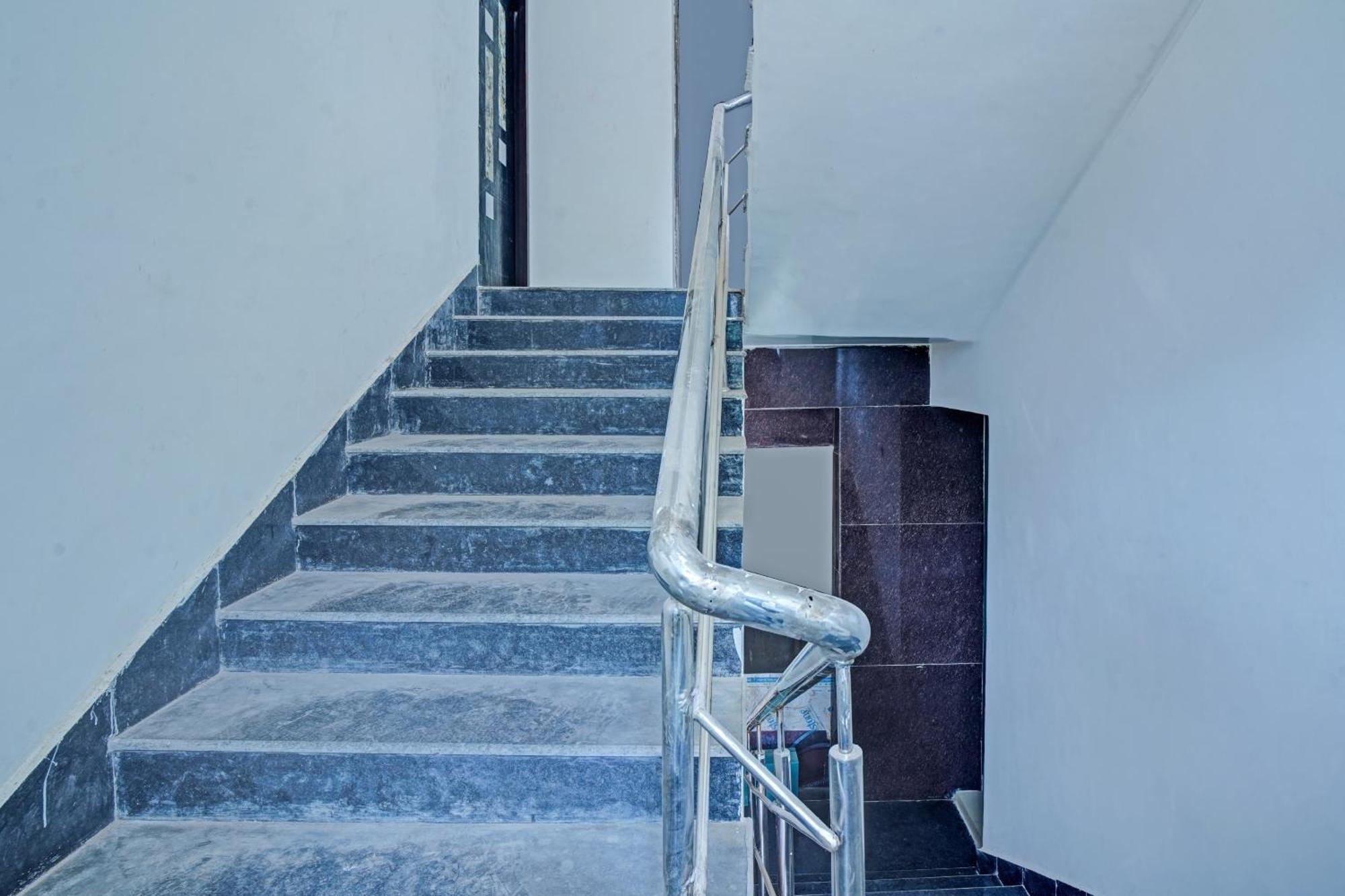 Flagship Hotel Sneh Inn Rms Colony Patna  Exterior photo